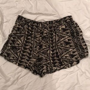 XL Mossimo Black and White Pattern Shorts